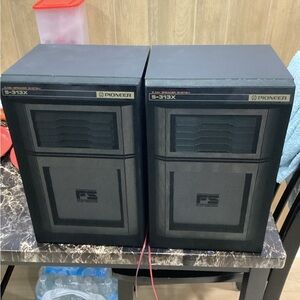 Pioneer S-313X Pair of Black Speakers